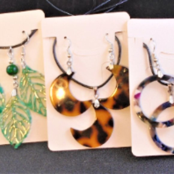 Mix & M 2/$20 Colorful Speckled Resin Rings Earrings & Necklace set Dangle hoops - Picture 6 of 7